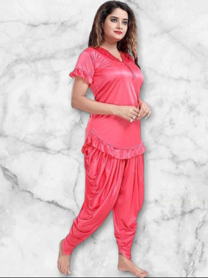 HouseOfCommon Women Solid Pink Night Suit Set