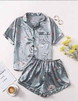 Choiceit Women Floral Print Grey Top & Shorts Set