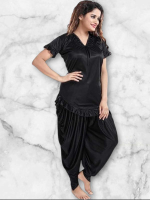 Mad Venom Women Solid Black Night Suit Set