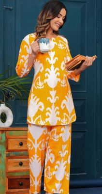 ZOYA GAARMENTS Women Printed Yellow Top & Pyjama Set