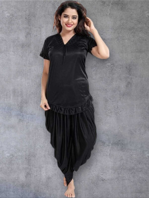 HouseOfCommon Women Solid Black Night Suit Set