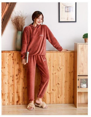 Aakarshak Women Solid Red Night Suit Set