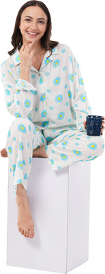 Snoozin Women Solid White, Green Night Suit Set