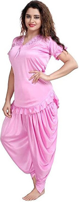 HouseOfCommon Women Solid Pink Night Suit Set