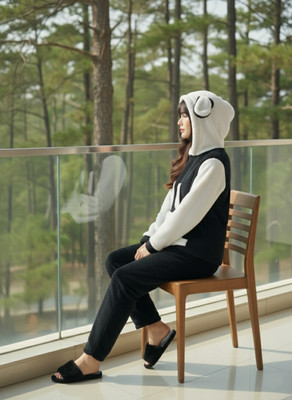 SKG Women Self Design, Printed Black Night Suit Set