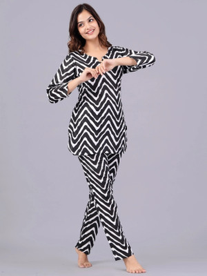 Bachuu Women Printed Black Night Suit Set