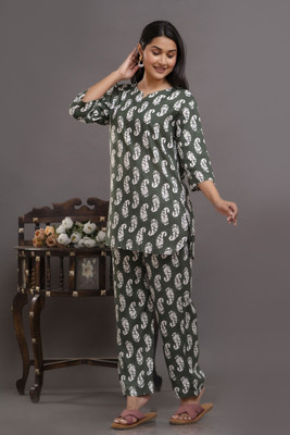 SAYANG Women Printed Grey Top & Pyjama Set