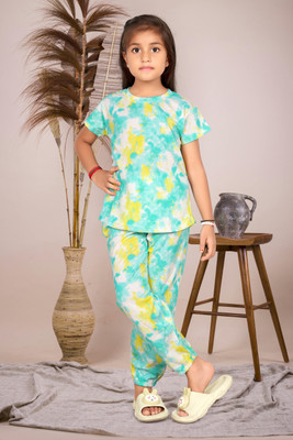 DHIMAHI ENTERPRISE Girls Printed Green Top & Pyjama Set