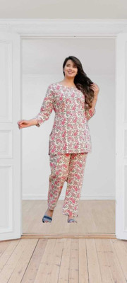 Valvet Women Solid White Night Suit Set