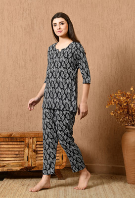 Glowworld Women Printed Black Top & Pyjama Set
