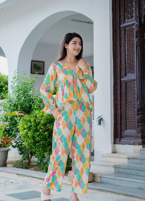 PRADHRUHE Women Printed Multicolor Night Suit Set