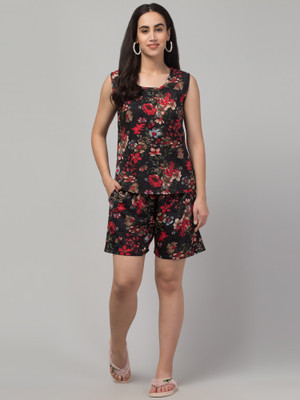 winsthet Women Printed Red Top & Shorts Set