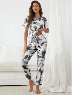 HouseOfCommon Women Ombre/Dyed White, Grey Night Suit Set
