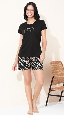 QUIRA Women Printed Black Top & Shorts Set