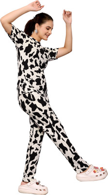 Soor Panchi Women Printed Black Night Suit Set