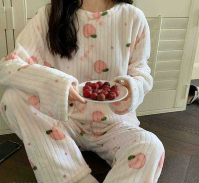 US Trendz Women Printed White Night Suit Set