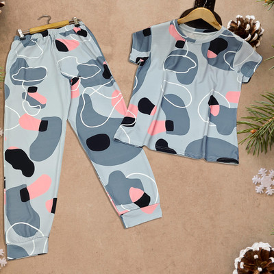 Amreliya Style Women Self Design White Night Suit Set
