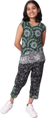 SMILERA Girls Printed Multicolor Top & Capri Set