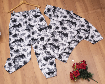 HouseOfCommon Women Printed Black Night Suit Set