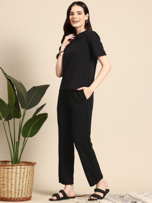 HouseOfCommon Women Solid Black Night Suit Set