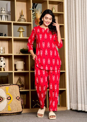 Miss Rekha Women Printed Black Night Suit Set