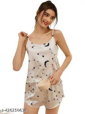 zevibo Women Solid White Top & Shorts Set