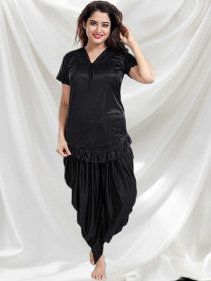 Mad Venom Women Solid Black Night Suit Set