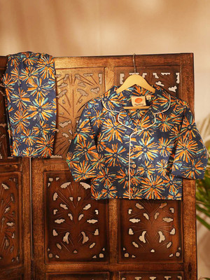 The Natkhat Tales Baby Boys & Baby Girls Animal Print Multicolor Top & Shorts Set