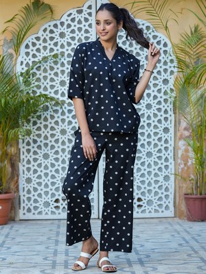 Sanskrutihomes Women Printed Blue Night Suit Set