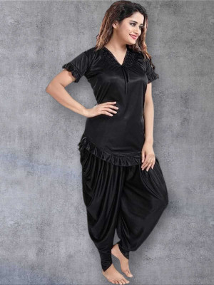 Mad Venom Women Solid Black Night Suit Set