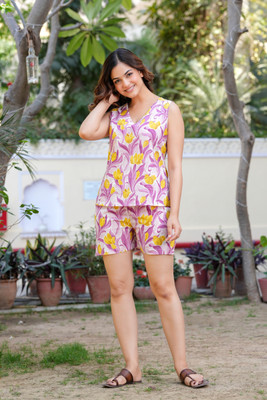 GHUMMAN SONAKSHI Women Printed Pink Top & Shorts Set