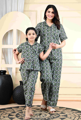 RNSTEXTILE Boys & Girls Geometric Print Green Night Suit Set