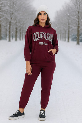 urban cat Women Graphic Print Maroon Top & Pyjama Set