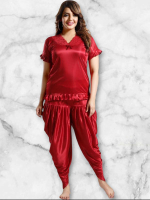 Mad Venom Women Solid Maroon Night Suit Set