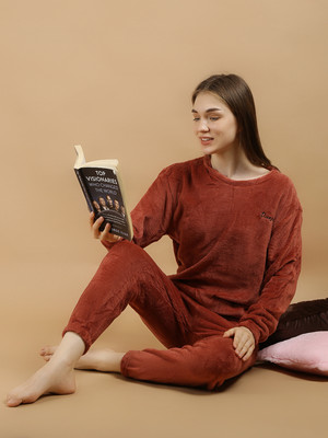 Moka Women Solid Red Top & Pyjama Set