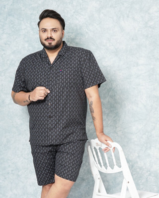 Hardsoda Men Geometric Print Black Top & Shorts Set
