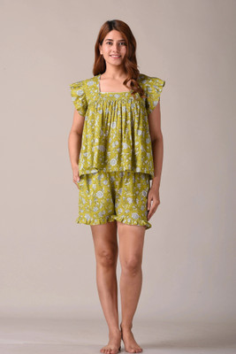 Kannahi Women Floral Print Green Top & Shorts Set