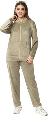 US Trendz Women Solid Beige Night Suit Set