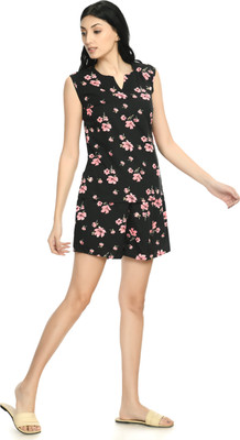 ShopGlobal Women Printed Black Top & Shorts Set