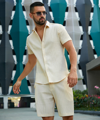 CAMPUS SUTRA Men Solid Beige Top & Shorts Set