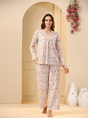 Sanskrutihomes Women Printed White Top & Pyjama Set
