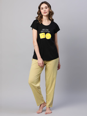 AV2 Women Printed Black Top & Pyjama Set