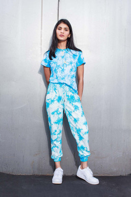SAKARMAA Women Printed Light Blue Top & Pyjama Set