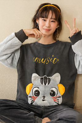 Aakarshak Women Embroidered Grey Night Suit Set