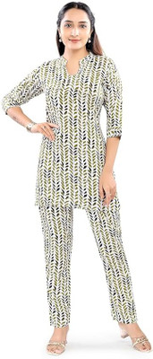 Mom&bae Women Printed Multicolor Night Suit Set