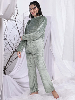 ETC Women Solid Green Night Suit Set
