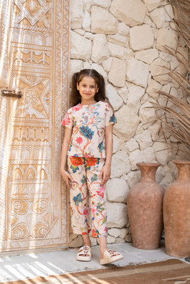 Sanskrutihomes Girls Printed Beige Night Suit Set