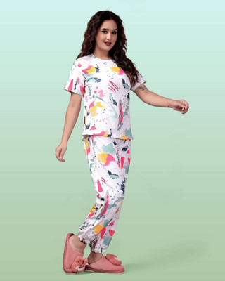 SAKARMAA Women Printed White Top & Pyjama Set