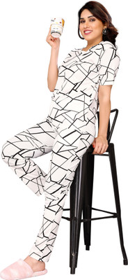 HouseOfCommon Women Embellished White Night Suit Set