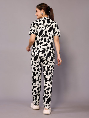 HouseOfCommon Women Self Design Black Night Suit Set